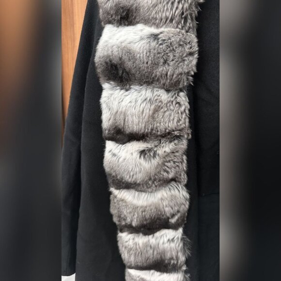 Le Chariot Montreal Original Fur Coat with Matching Leather Gloves - Luxe Winter - Picture 6 of 7